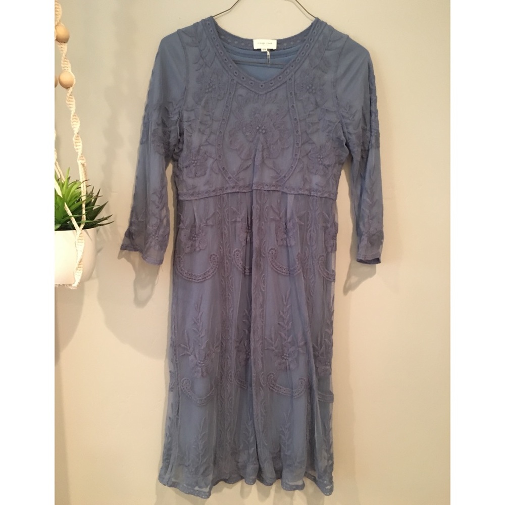 Lace boutique midi dress
